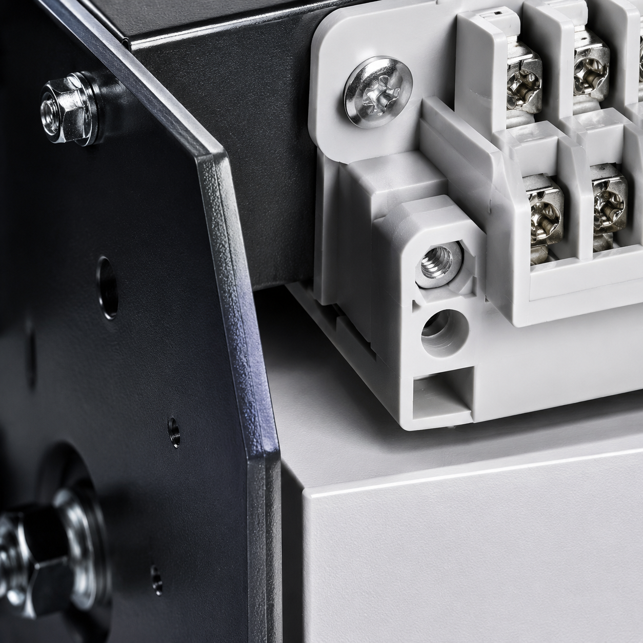 NH1 Series Isolator - 5