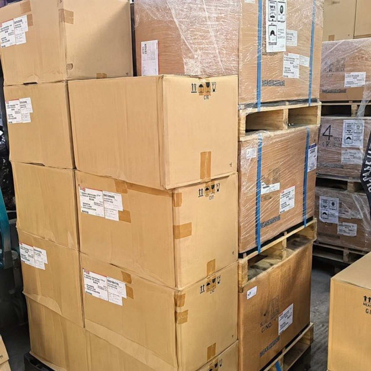 Inverter Yaskawa Seri CIMR-BAA V1000/VT2A0001 - 4