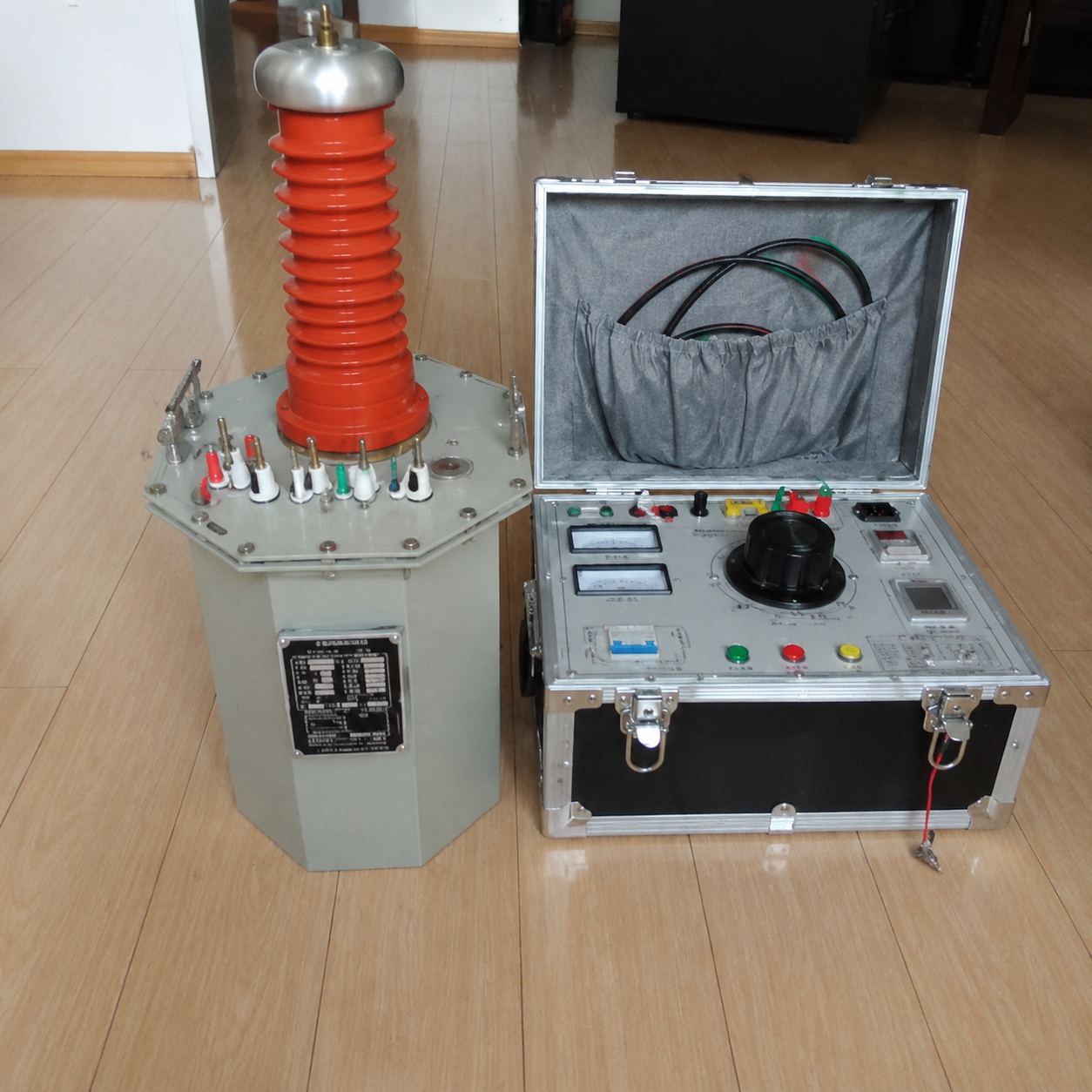Transformator Uji Berisi Gas