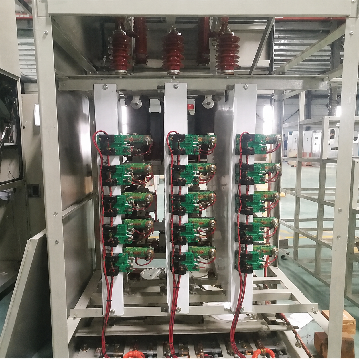 Soft Starter Shanghai untuk Motor — Panel Soft Starter XPR1-CN-132-3/160 kW, Arus Nominal 250–75 A, Tegangan 90 V, Arus Maksimum 185 A - 5