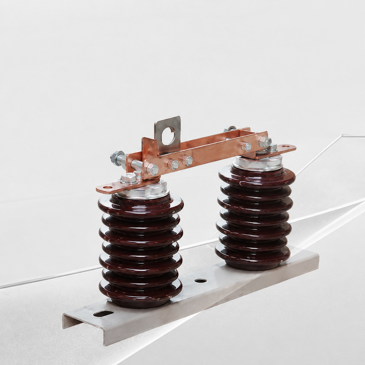 Pemutus Isolasi / Ring Main Unit (RMU) Eksternal – Pemutus Isolasi Ring Main Eksternal GW9-12/G/630–1250, 10 kV - 2
