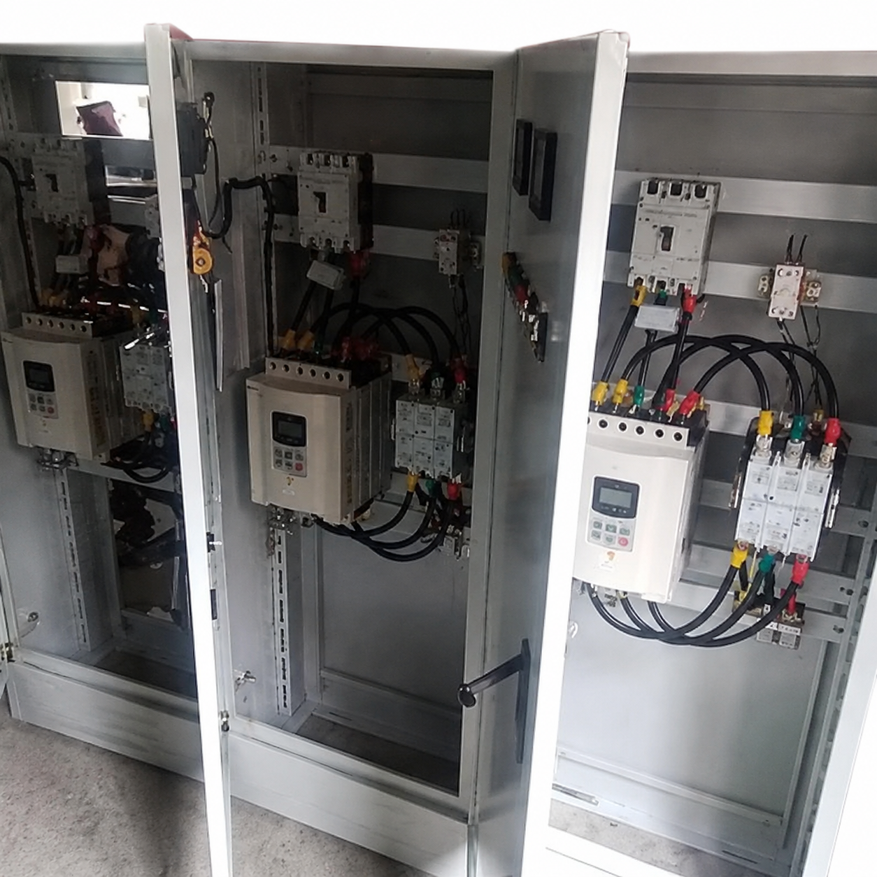 Soft Starter Shanghai untuk Motor — Panel Soft Starter XPR1-CN-132-3/160 kW, Arus Nominal 250–75 A, Tegangan 90 V, Arus Maksimum 185 A - 4