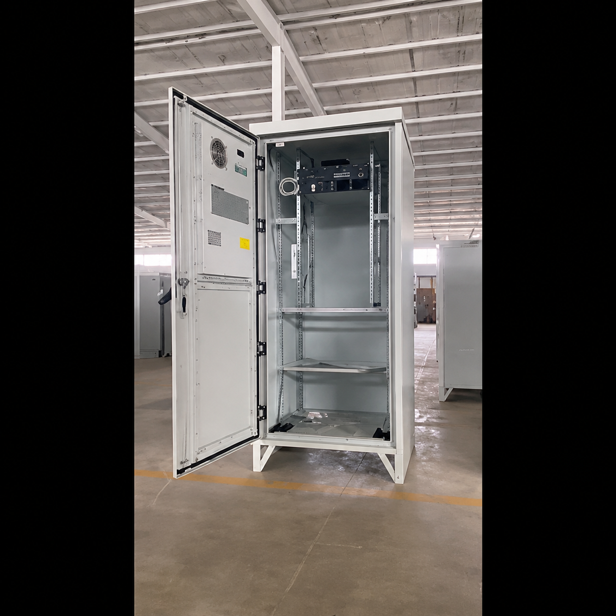 Sistem Catu Daya Komunikasi, Ruang Perangkat Komunikasi, ETP48200-C2A2/48 V/200 A - 3