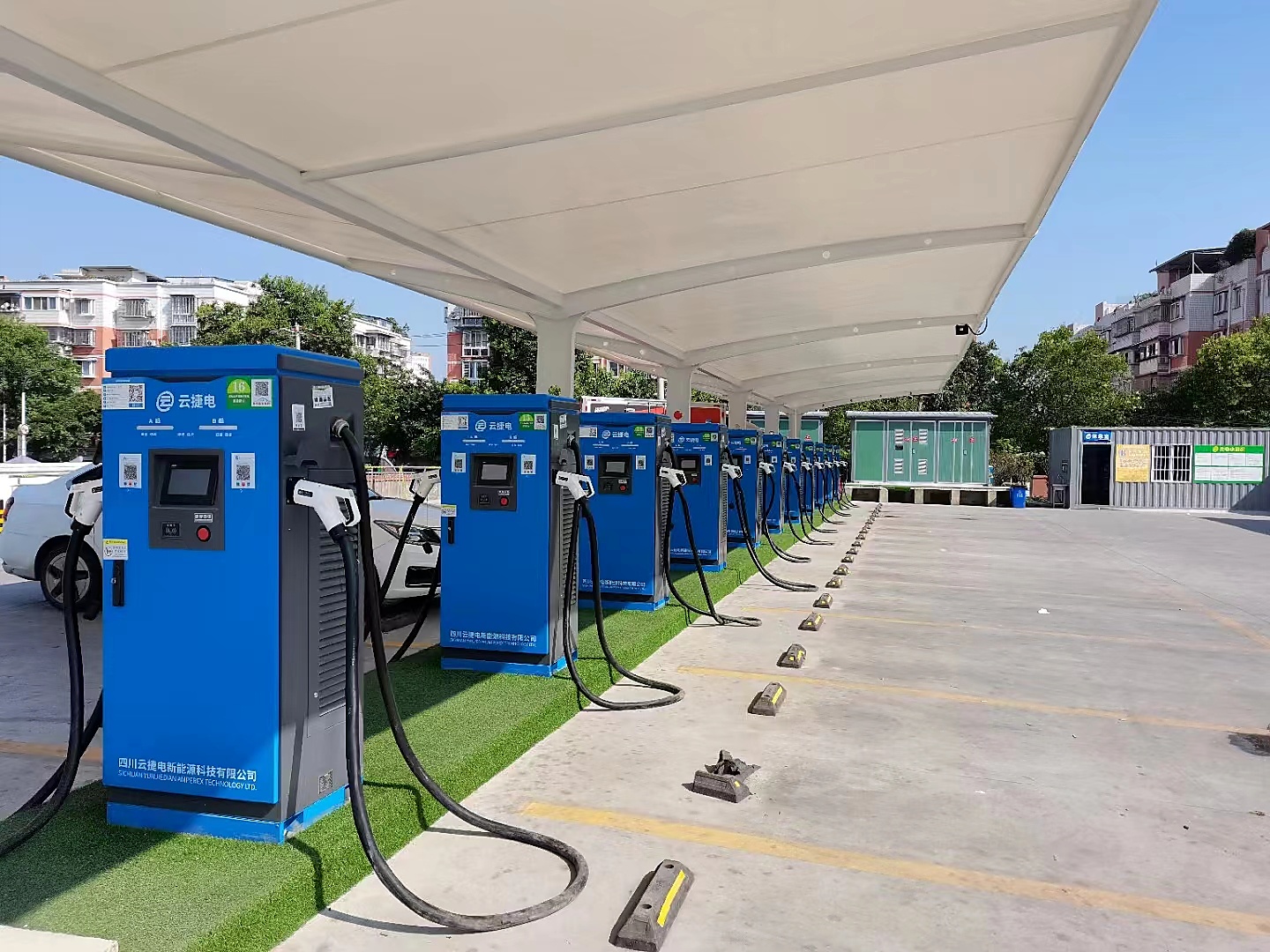 Overall power distribution solution for new energy vehicle charging stations