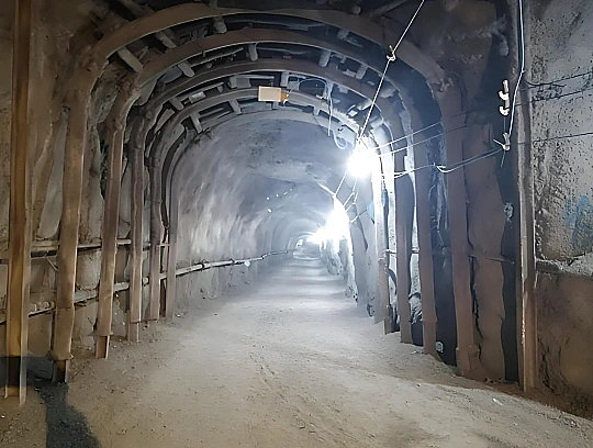 Mine underground explosion-proof power distribution system solution